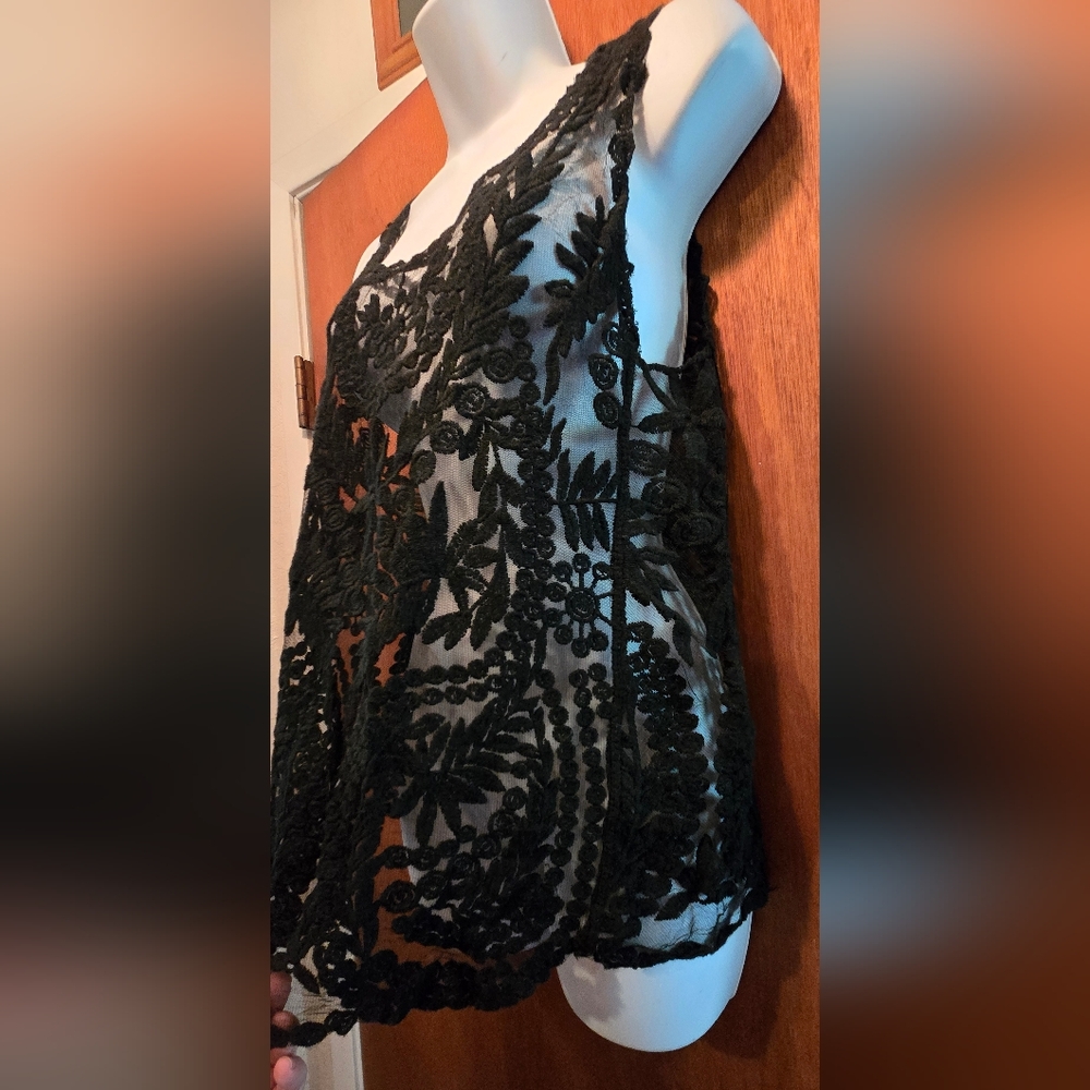 Anthropologie Beautiful Black Lace Floral Sheer Top SzM - Picture 4 of 8